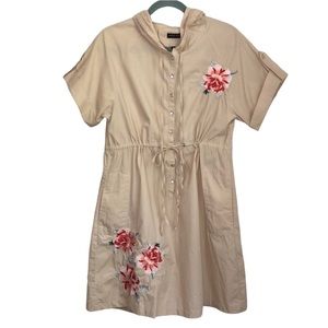 Como no? Short sleeve hooded floral embroidered dress drawstring waist Medium